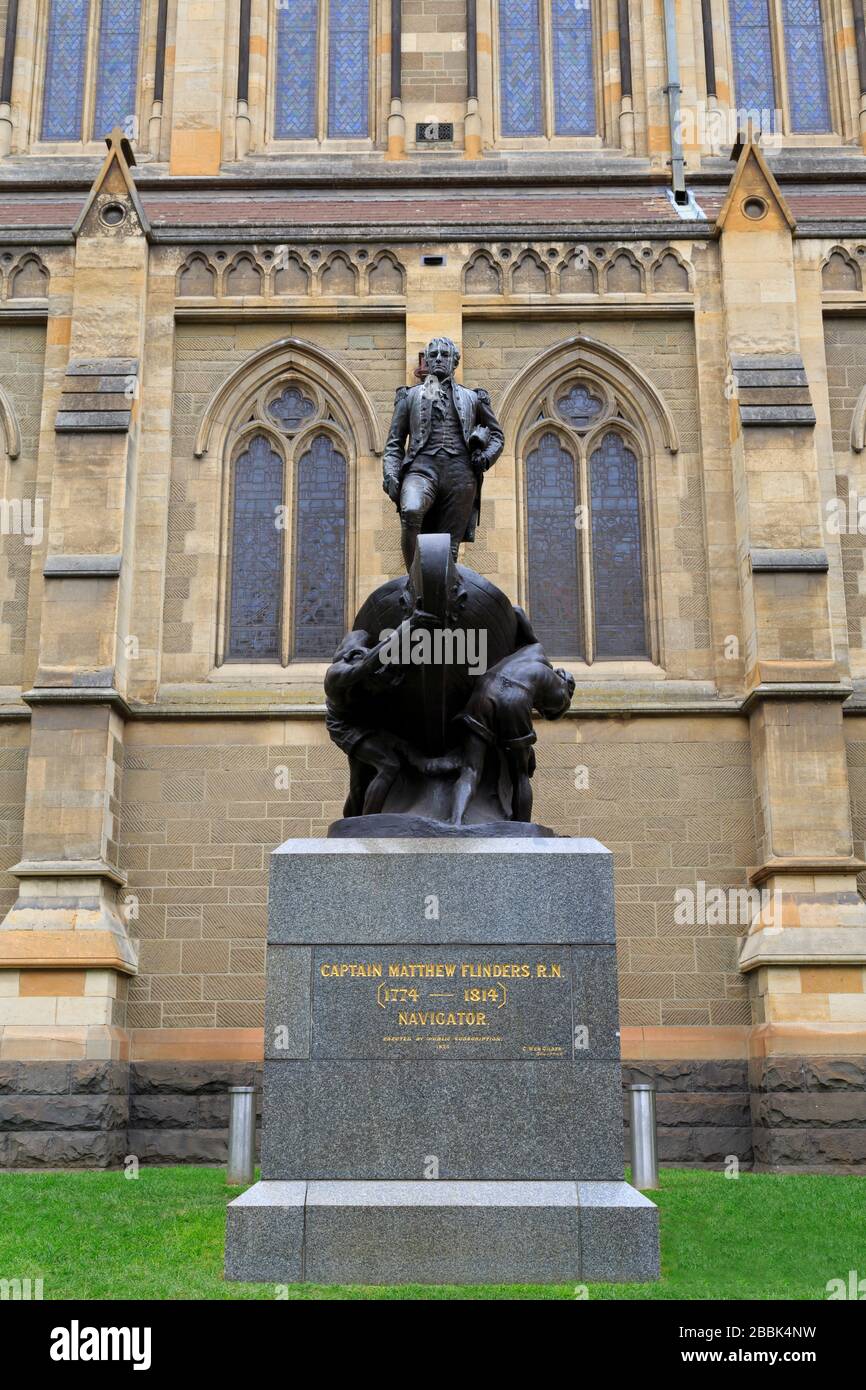 Statua del Capitano Matthew Fliders, Cattedrale di San Paolo. Melbourne, Victoria, Australia Foto Stock