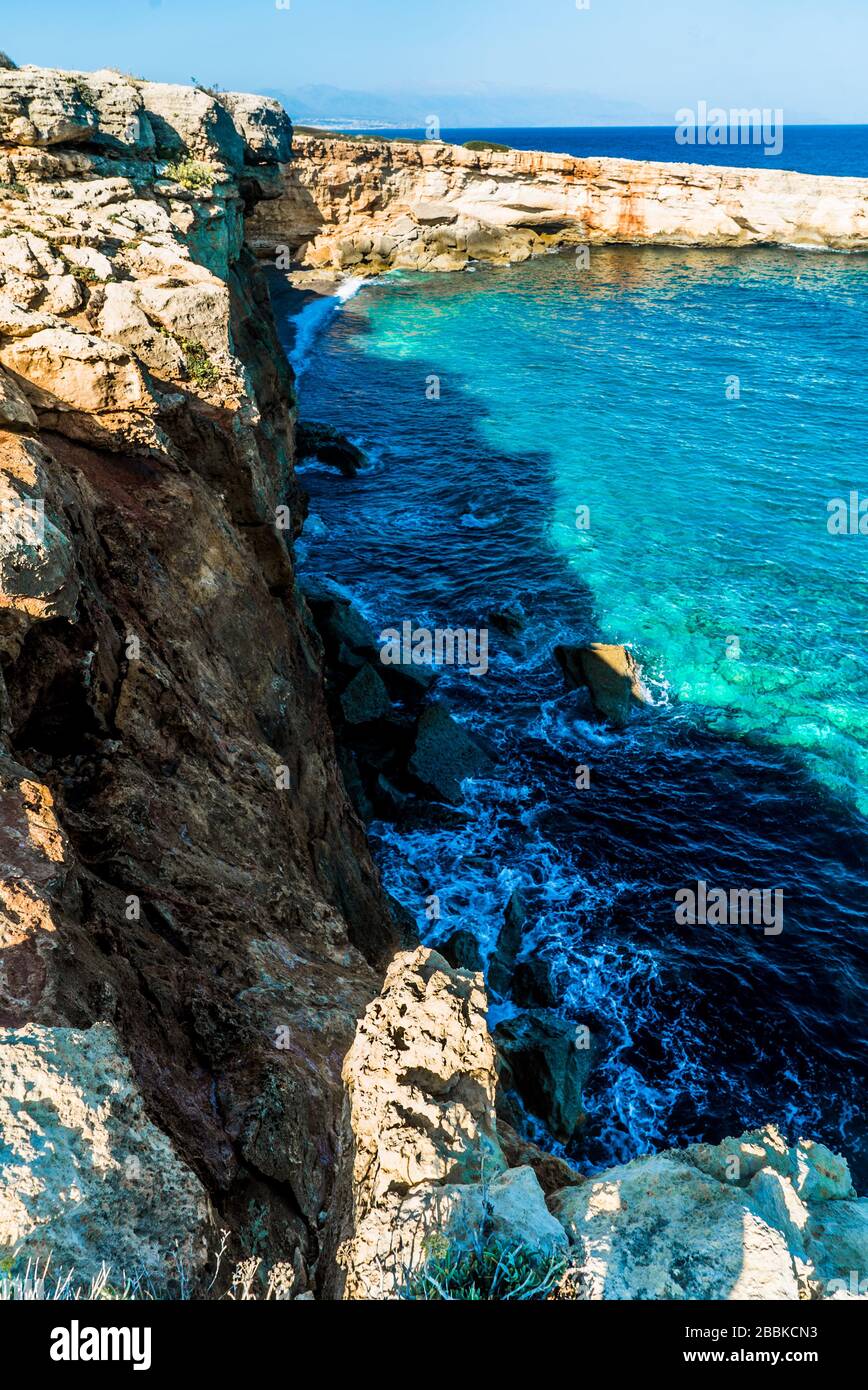 Cristal Clear Water Cliff a Creta, Grecia Foto Stock