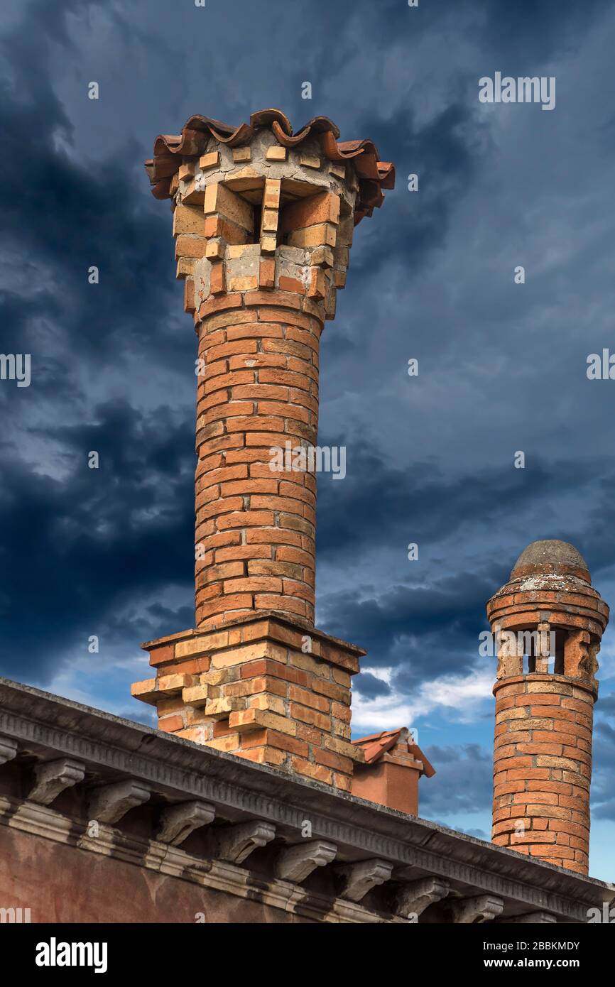 Camini storici in mattoni, Venezia, Veneto, Italia Foto Stock