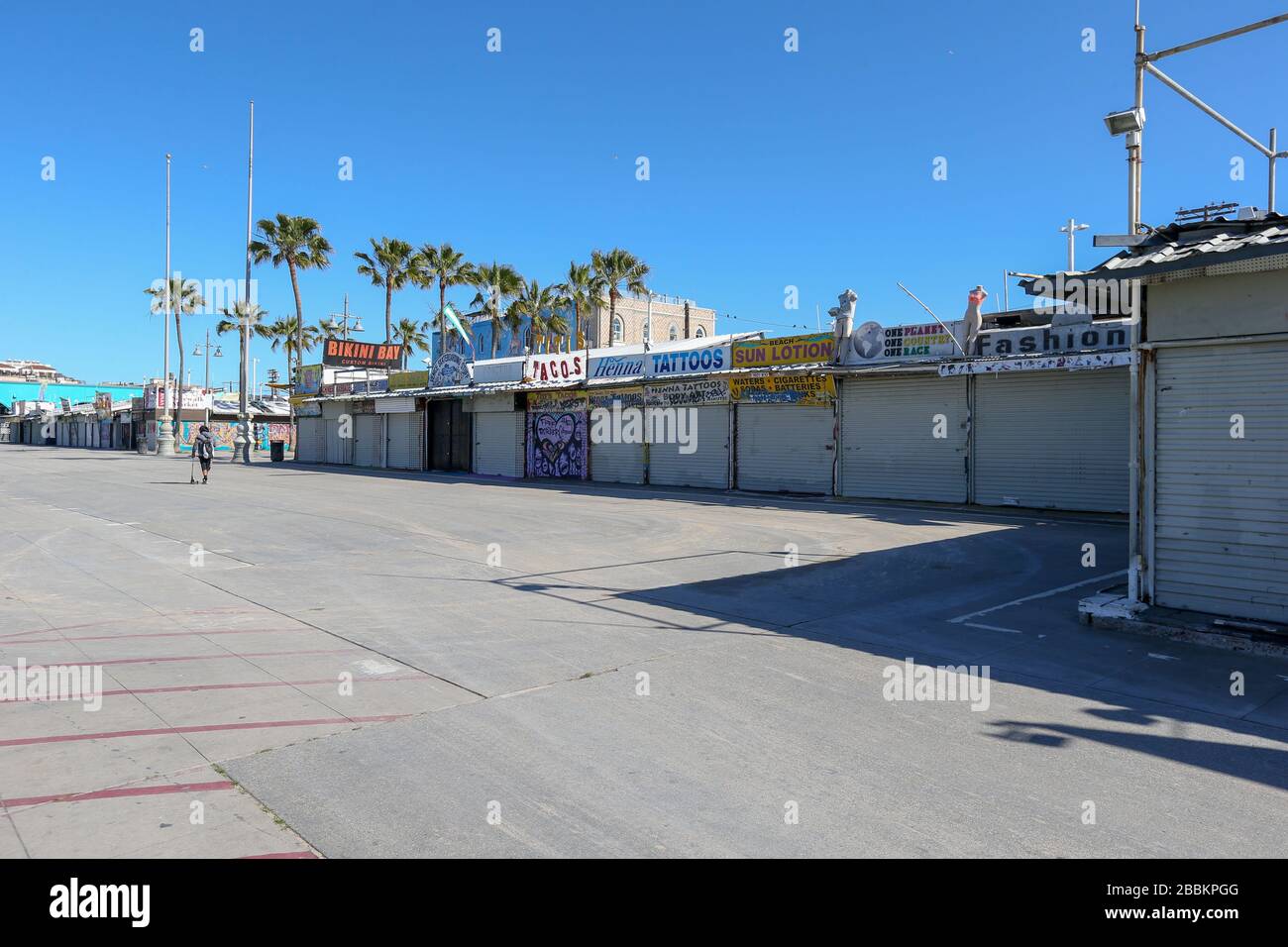 Vista generale di Venice Beach, sulla scia della pandemia del coronavirus COVID-19, giovedì 26 marzo 2020 a Venezia, California, USA. (Foto di IOS/Espa-Images) Foto Stock