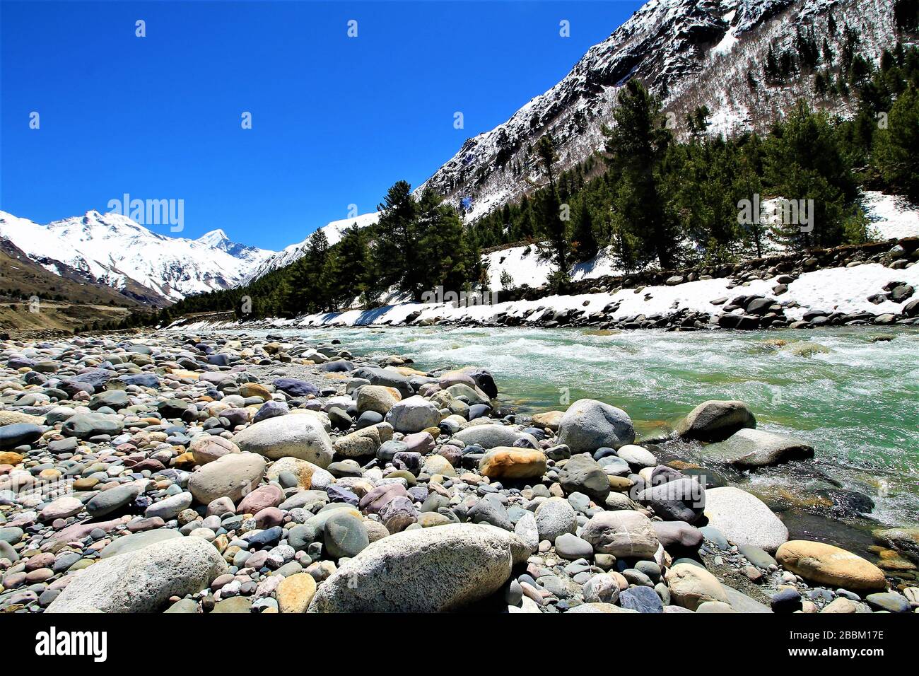 Paesaggio sereno del villaggio di Chitkul in Himachal Pradesh (India) Foto Stock