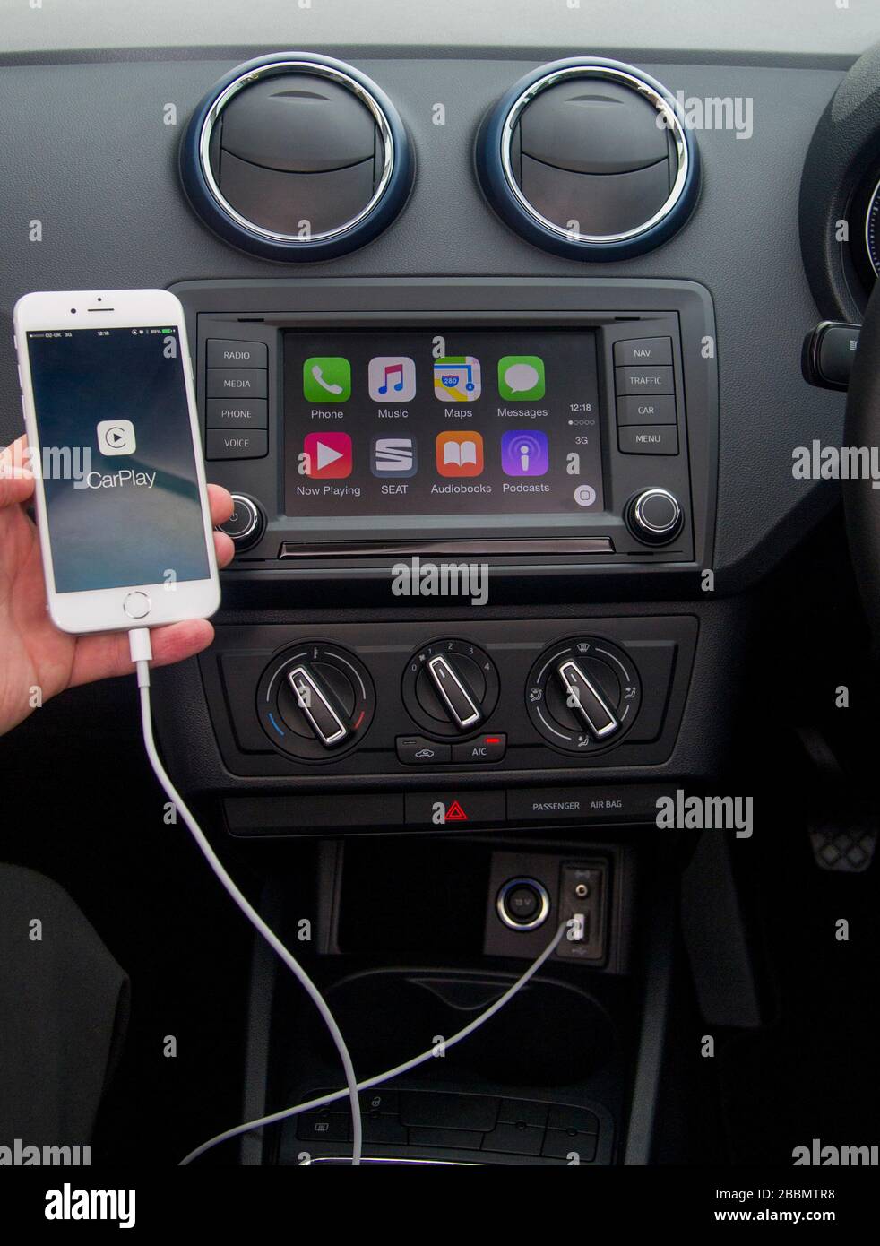 Carplay immagini e fotografie stock ad alta risoluzione - Alamy