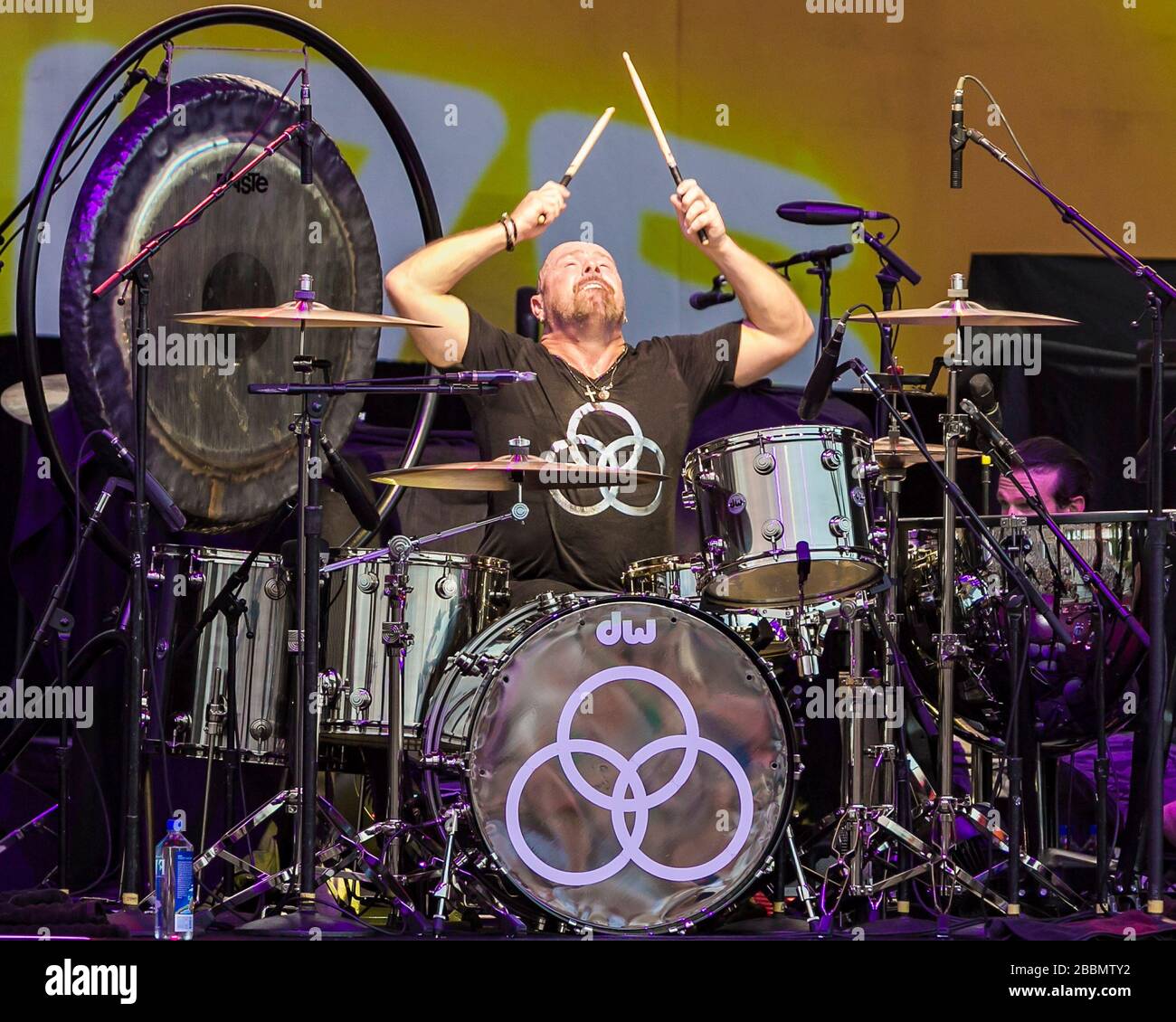 Il batterista Jason Bonham, figlio del leggendario batterista John Bonham, si esibisce all'Ascend Amphitheater di Nashville, Tennessee. Foto Stock