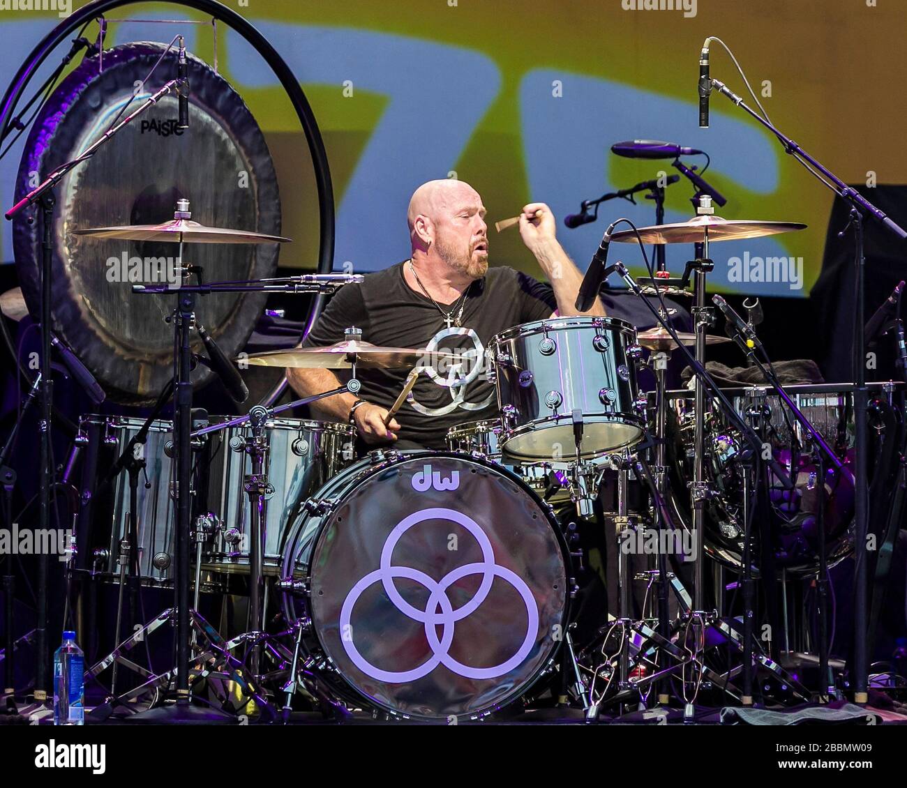 Il batterista Jason Bonham, figlio del leggendario batterista John Bonham, si esibisce all'Ascend Amphitheater di Nashville, Tennessee. Foto Stock