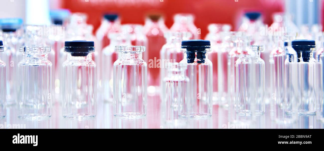 Fiale di vetro per farmaci liquidi Foto Stock