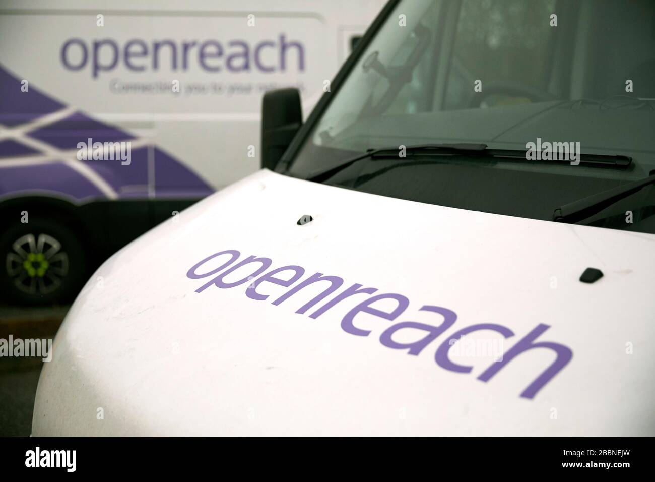 La divisione OpenREACH della società di telecomunicazioni BT plc, gestisce cavi telefonici, condotti, armadi e scambi e la banda larga nazionale e tel Foto Stock