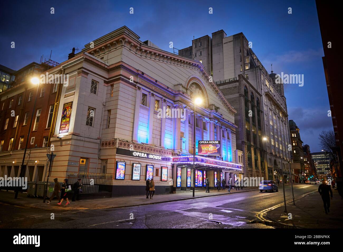 L'Opera House di Quay Street, Manchester, Inghilterra di notte Foto Stock