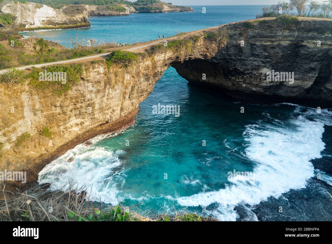 Broken Beach a Nusa Penida Bali Indonesia vista drone Foto Stock