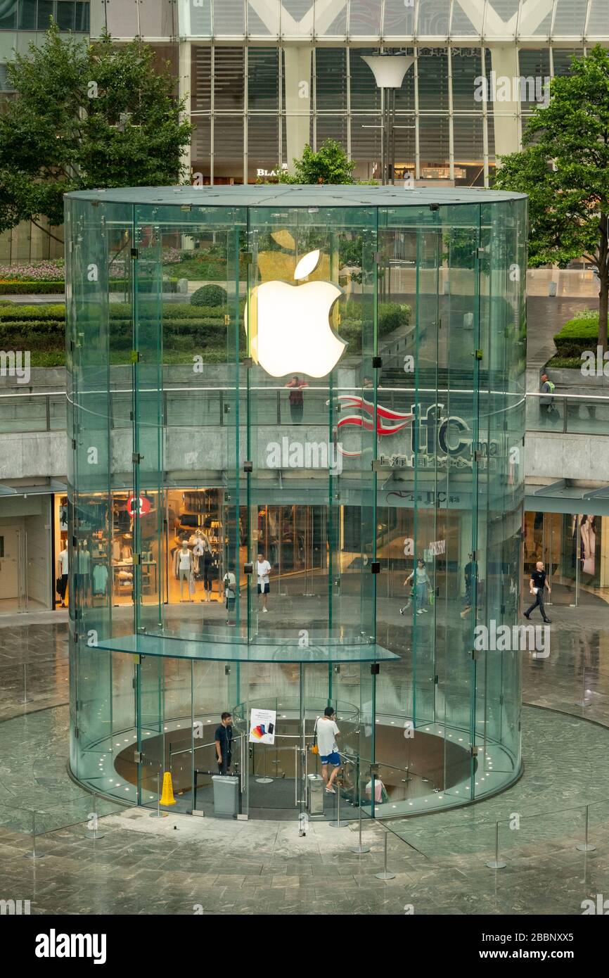 Apple Store, 801 Zhangyang N Rd, Pudong, Shanghai, Cina Foto Stock