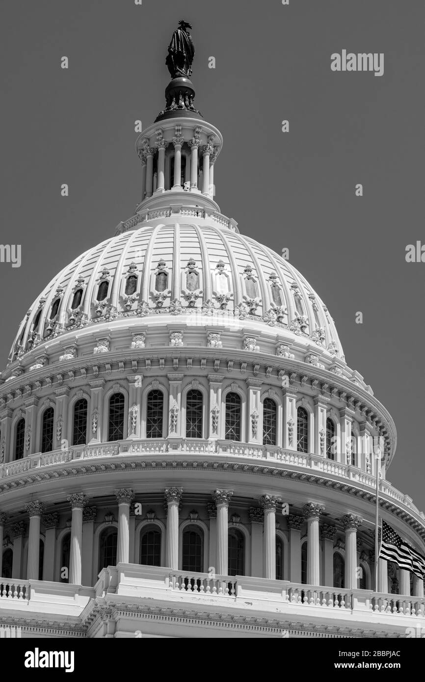 La magnifica cupola in ghisa di Thomas U. Walter del Campidoglio degli Stati Uniti sorge 288' sopra Capitol Hill a Washington DC Foto Stock