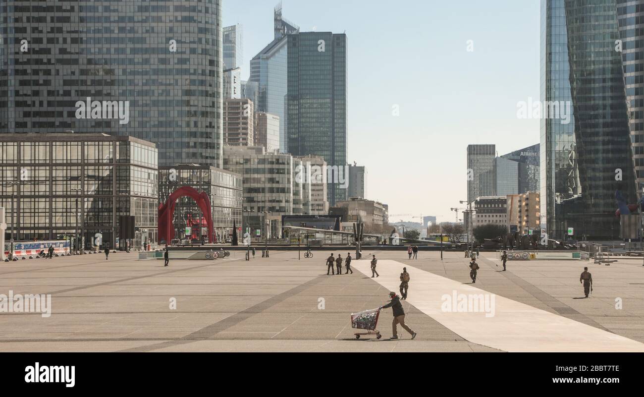 PARIGI, 15° GIORNO, LOCKDOWN PARIGINO Foto Stock