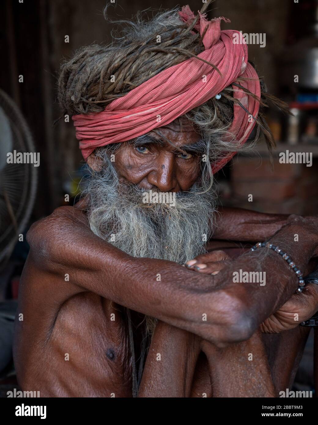 Vecchio uomo indiano in Pushkar India ritratto Foto Stock