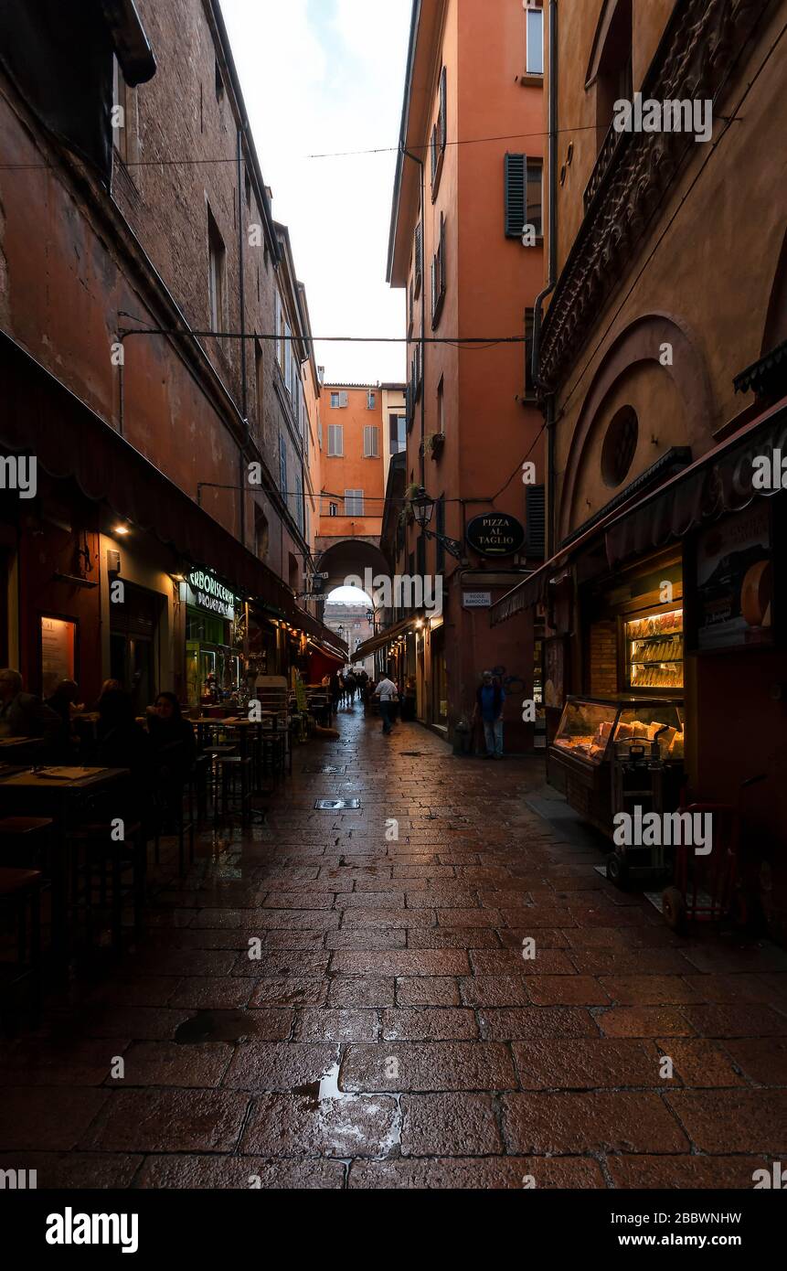 Strade di Bologne, Italia. Foto Stock