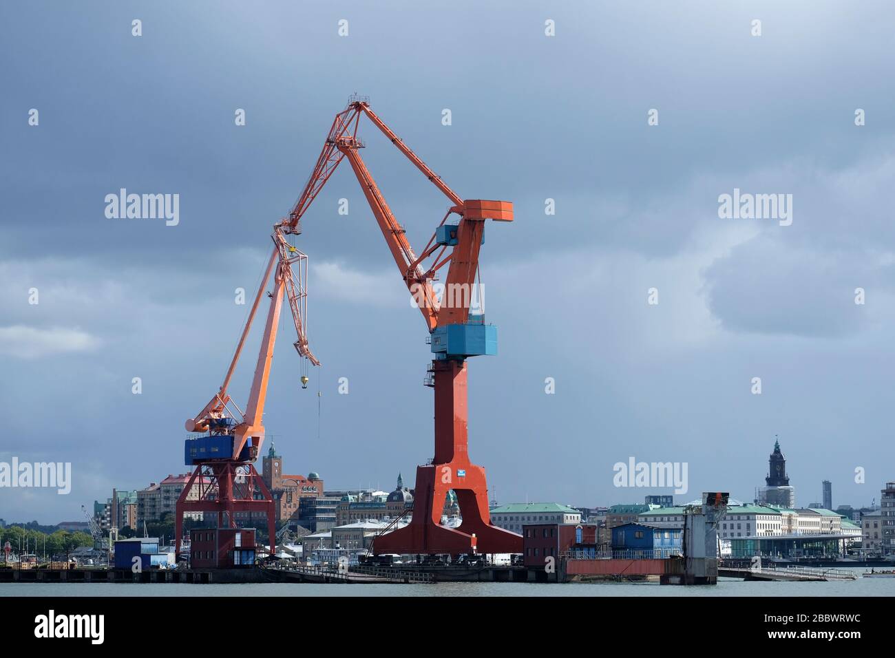 Gru di carico al porto commerciale di Gothenburg, Svezia, Europa Foto Stock