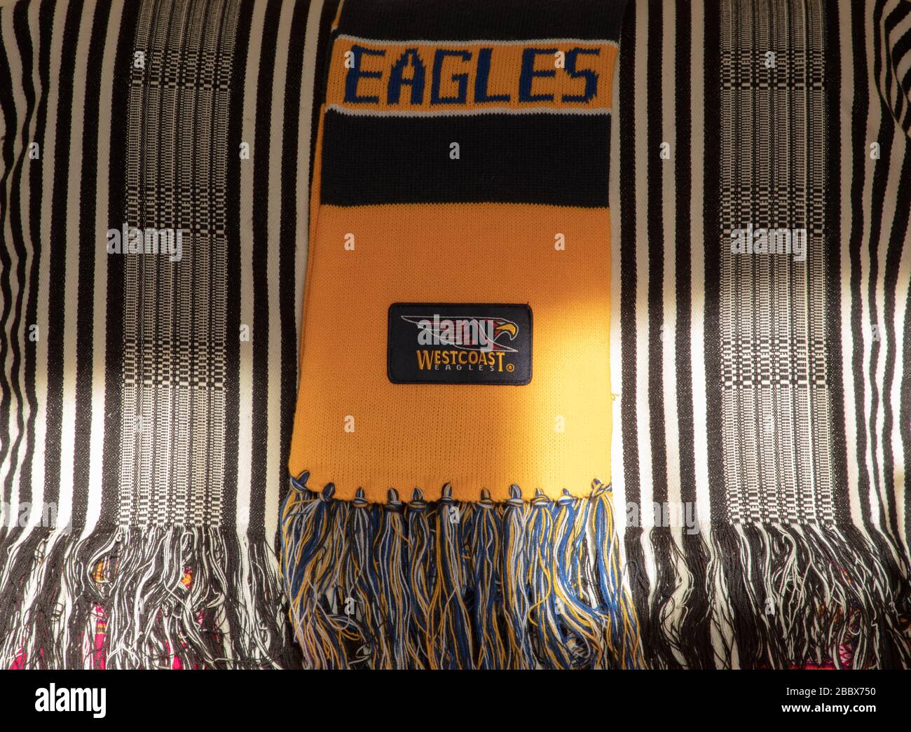 Tifosi sciarpa del Westcoast Eagles, un club professionale a Perth, Australia, giocando a calcio australiano. Foto Stock