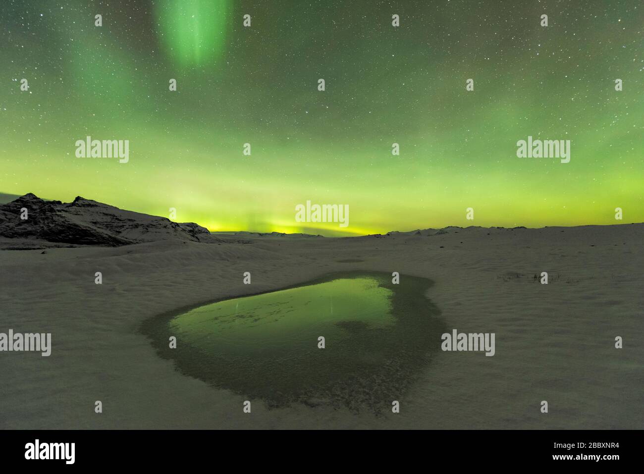 Aurora boreale. Laguna glaciale di Fjallsarlon, Islanda sud-orientale, metà novembre, di Dominique Braud/Dembinsky Photo Assoc Foto Stock