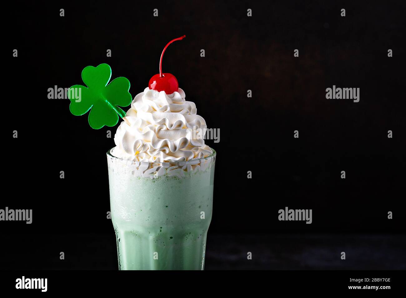 Shamrock shake per San Patrizio giorno Foto Stock