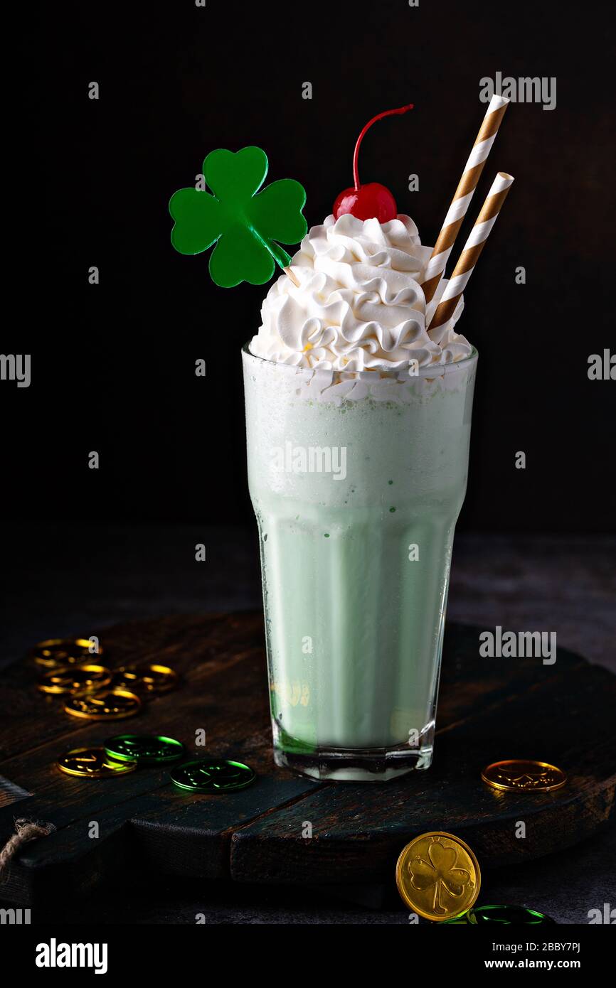 Shamrock shake per San Patrizio giorno Foto Stock