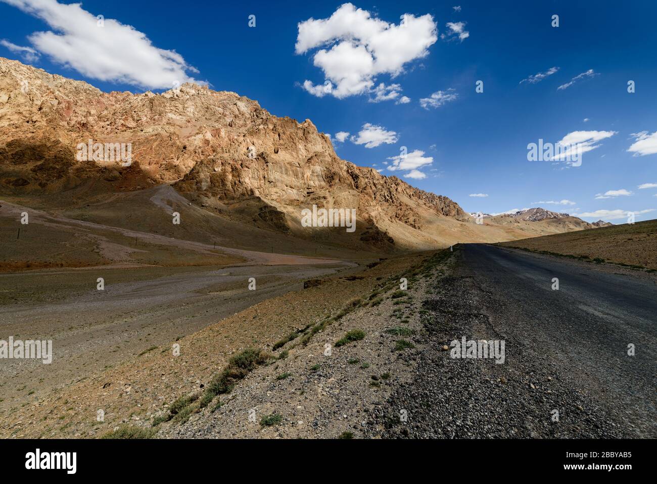 Vista dell'autostrada Pamir in Tagikistan Foto Stock