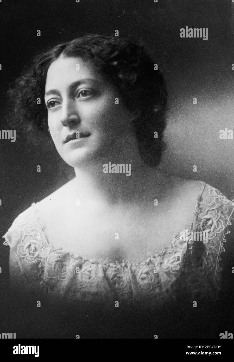 Kathleen Floyd, figlia del capitano confederato W. D. Floyd, del Nevada, Missouri, che era un 'aiuto d'onore' alla riunione confederata del 1912 tenuta a Macon, in Georgia, dai veterani confederati Uniti Foto Stock