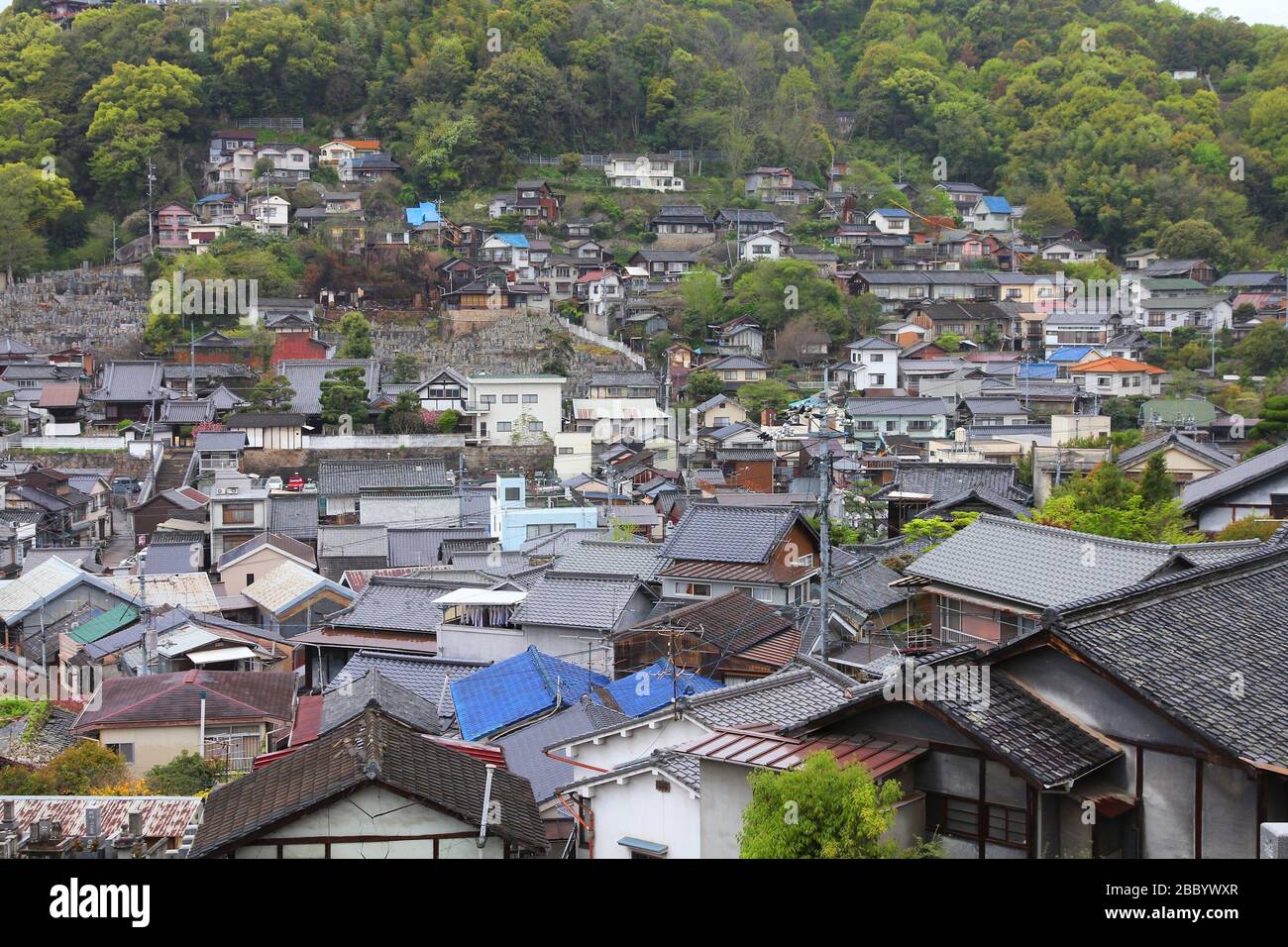 Città di Onomichi, Giappone. Veduta aerea del paesaggio urbano. Destinazione di viaggio nella regione di Chugoku. Foto Stock