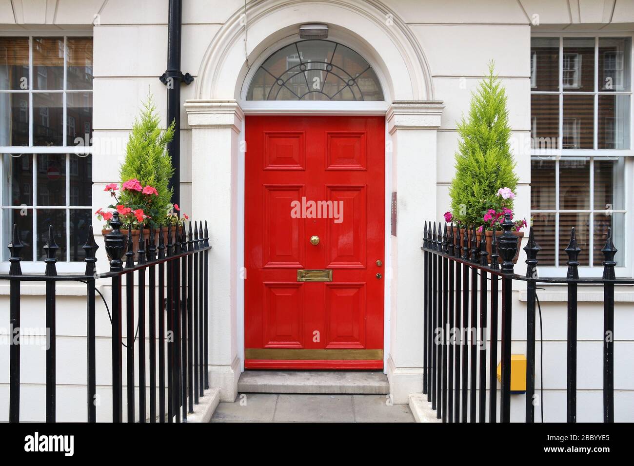 London, Regno Unito - splendido Georgian porta anteriore. Foto Stock