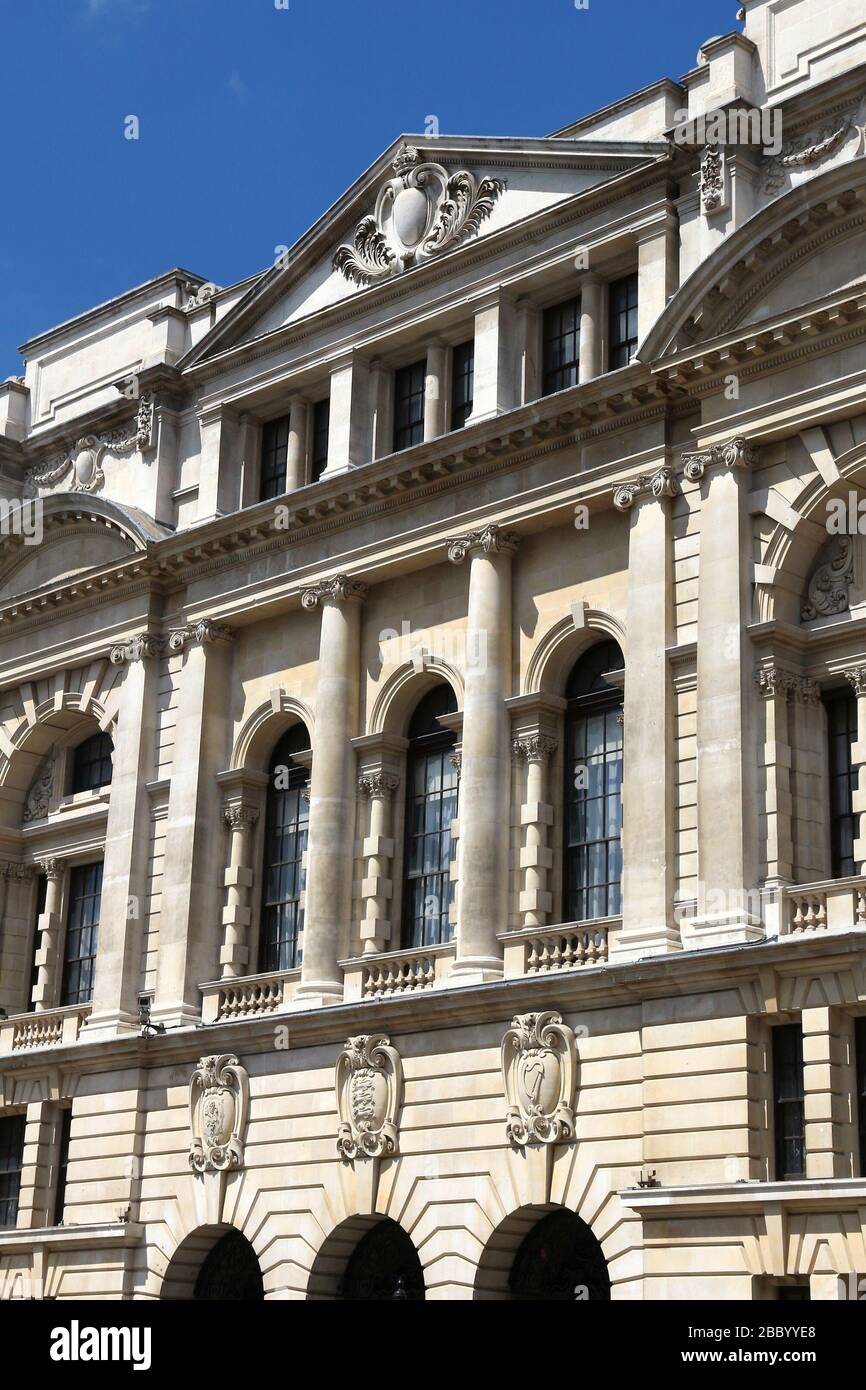 London, Regno Unito - edificio governativo a Whitehall. Il vecchio ufficio della guerra. Foto Stock