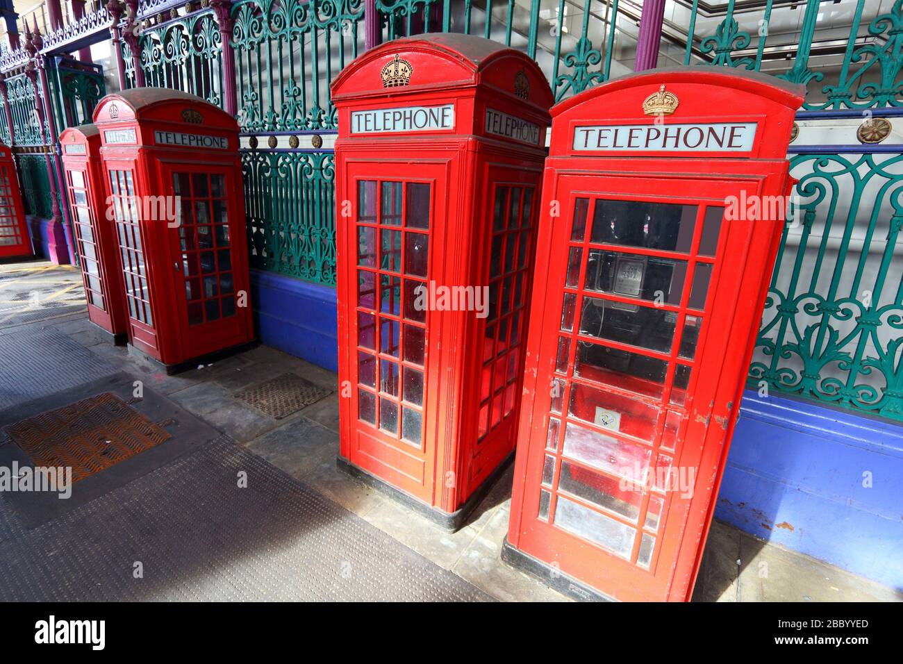 Londra UK telefono rosso - cabine telefoniche in Inghilterra. Monumenti di Londra. Foto Stock