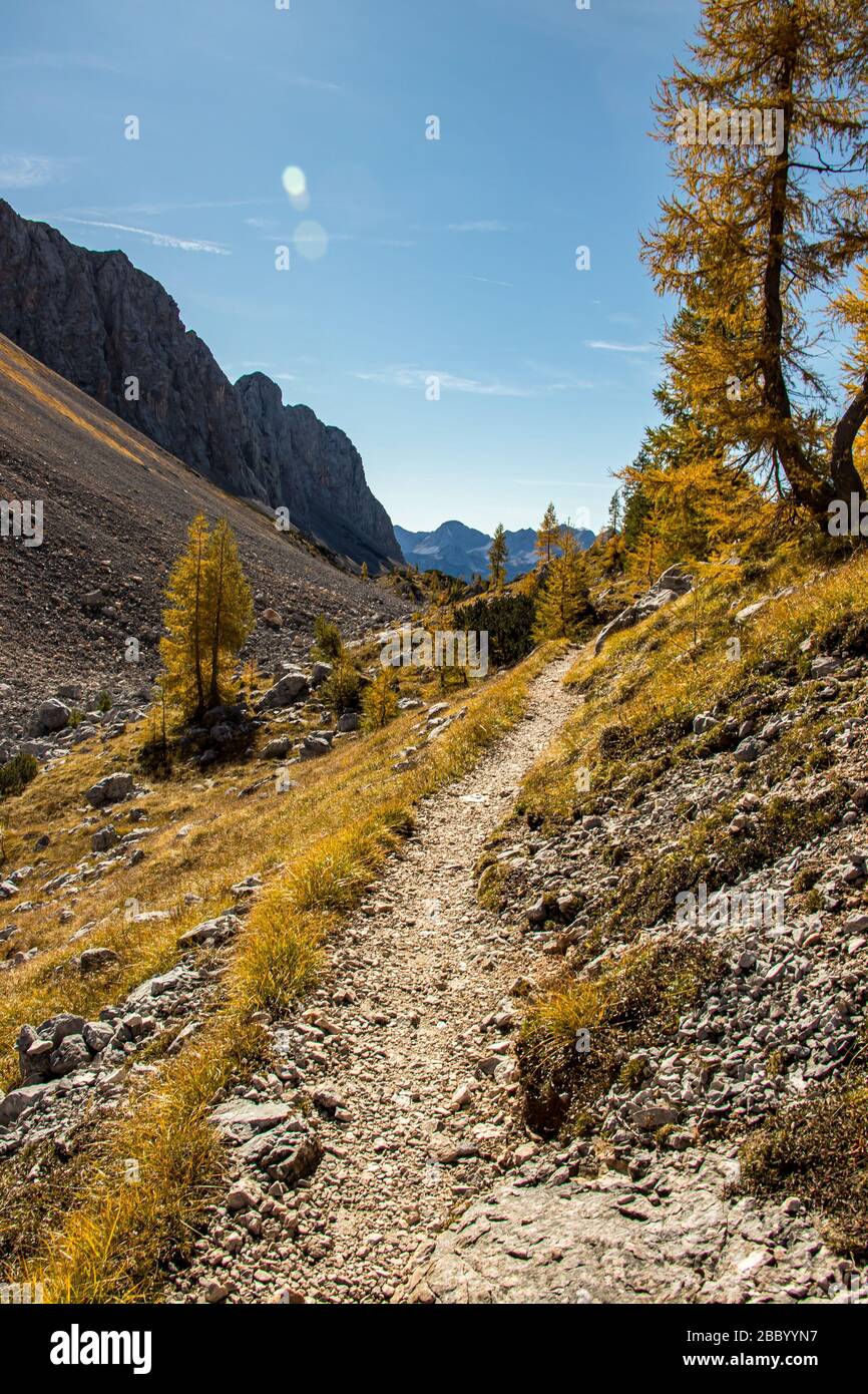 Sentiero Dei Laghi Alpini Immagini e Fotos Stock - Alamy