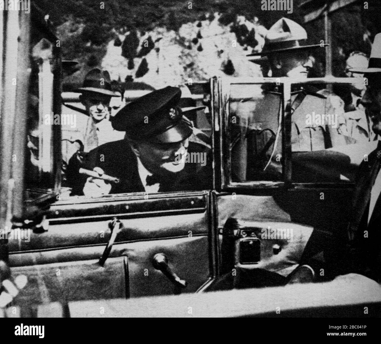 Winston Churchill con il presidente Roosevelt a Québec, Canada, per una conferenza con il re Mackenzie il primo ministro canadese. 16 agosto 1943. Foto Stock