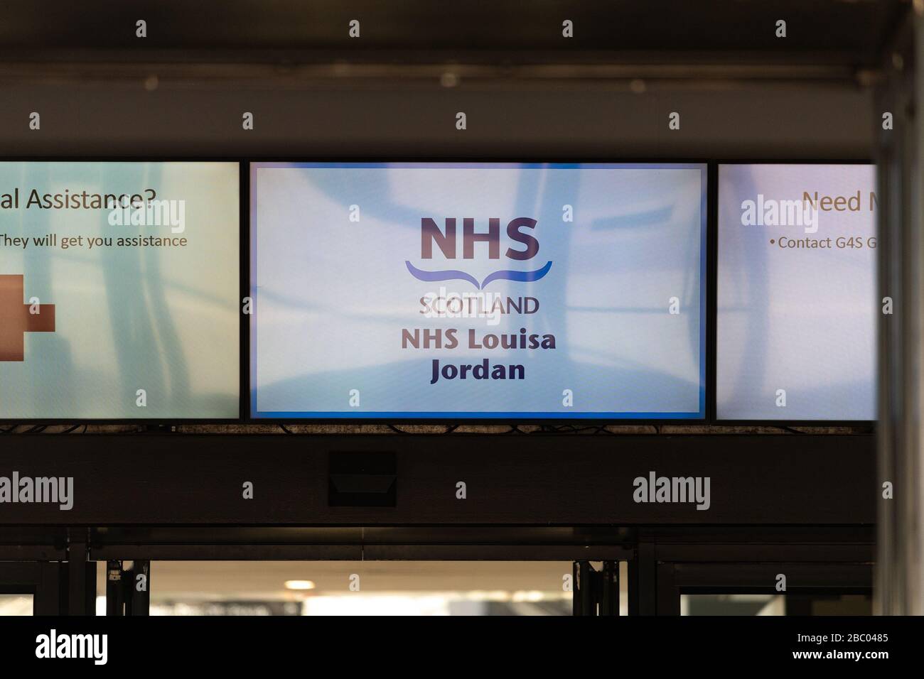 Glasgow, Scozia, Regno Unito. 2nd Apr, 2020. Cartello NHS Louisa Jordan che mostra l'ingresso all'ospedale temporaneo della Scozia durante la costruzione Credit: Kay Roxby/Alamy Live News Foto Stock