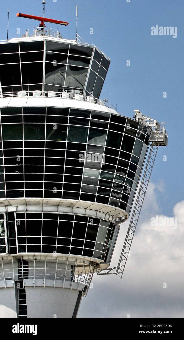 Torre all'aeroporto di Monaco a Erdinger Moos. [traduzione automatica] Foto Stock