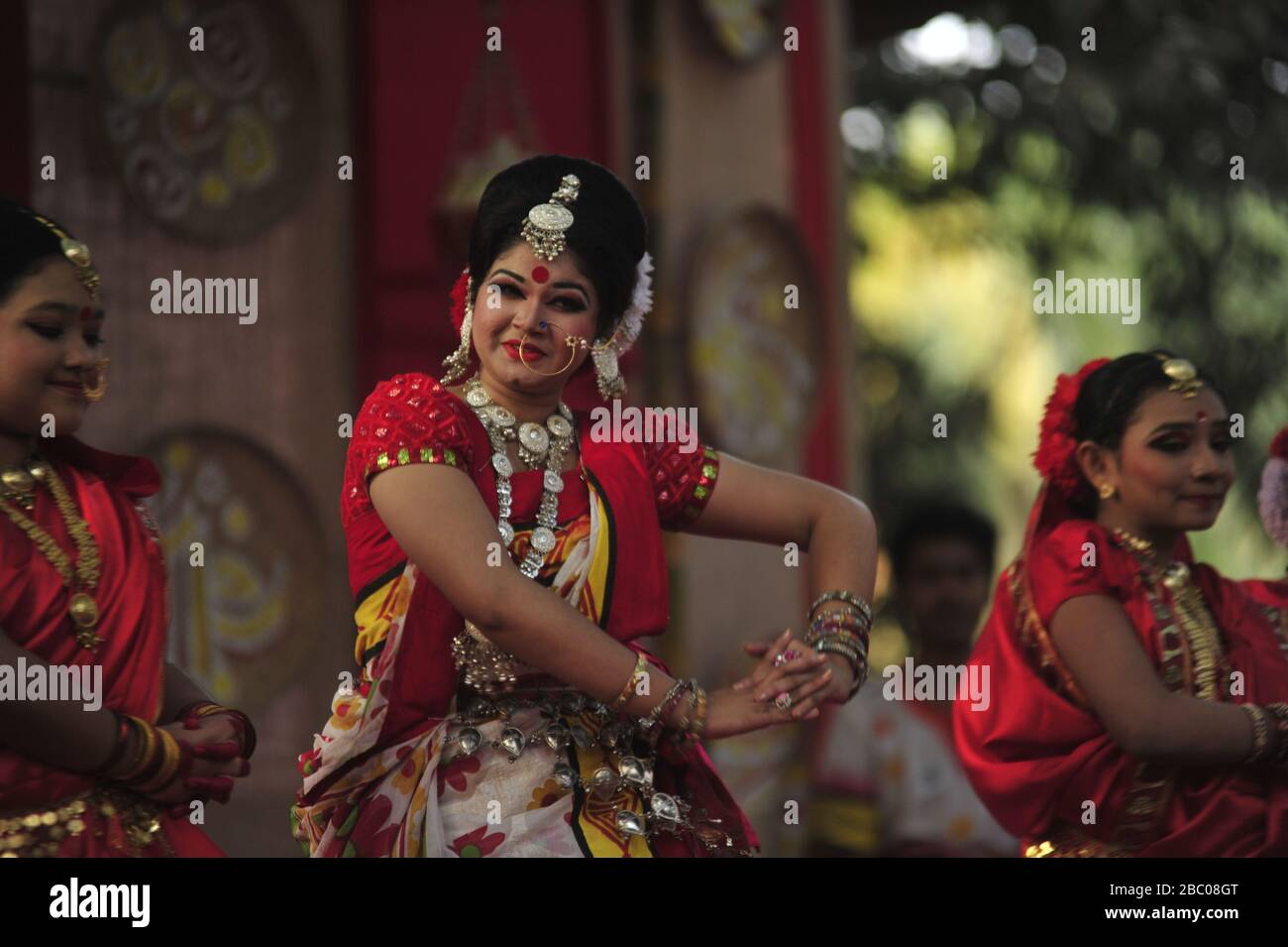 Un festival di torta di due giorni ha avuto inizio al Ramna Park, in bangladesh, dove oltre 35 varietà di deliziose pitas, tra cui Moug Pakon Pit Foto Stock