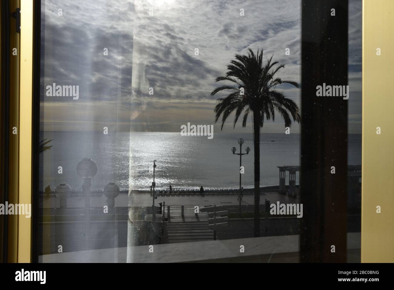 Riflessi e tramonto a NIZZA, FRANCIA, Europa Foto Stock