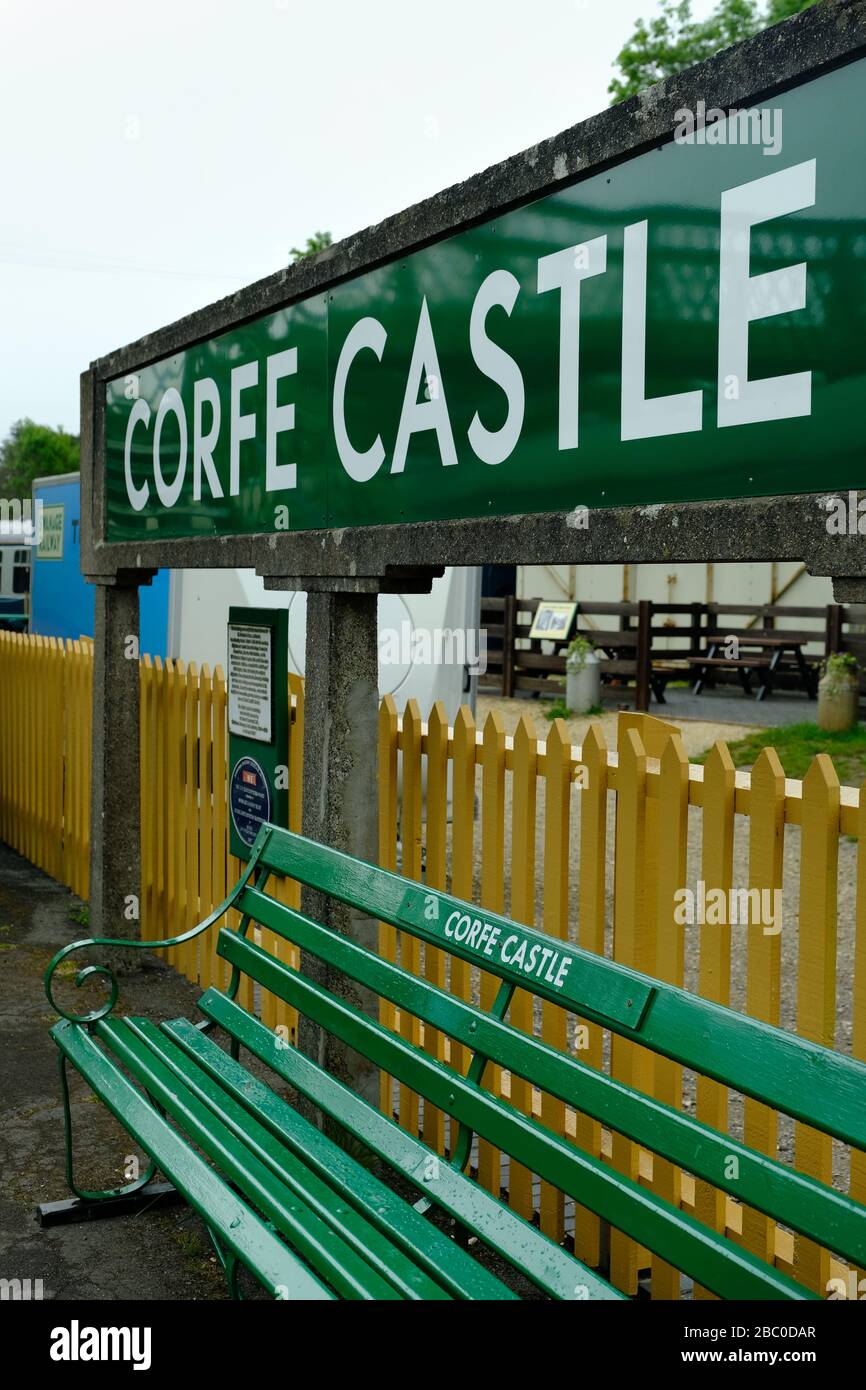 Corfe Castle Railway Station sull'isola di Purbeck vicino Poole, Dorset, Regno Unito. Foto Stock
