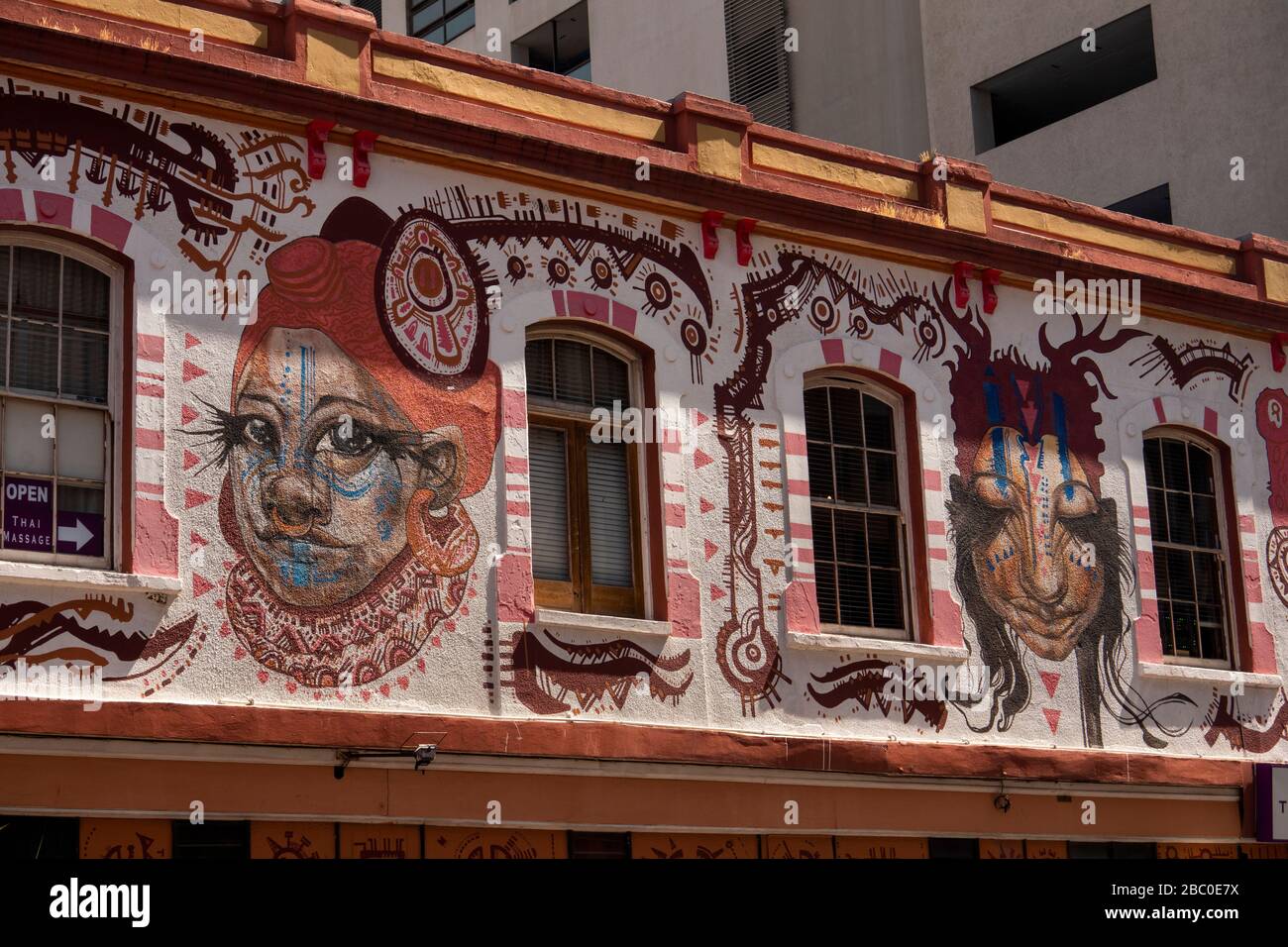 Sud Africa, Città del Capo, Long Street, dipinto decorativamente murale al piano superiore parete del bar Foto Stock