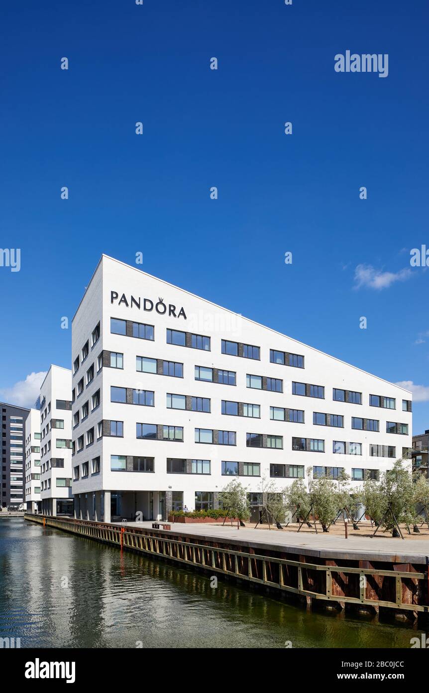 Pandora, Global Office, Plaza II e Plaza III, progettati da Bystrup Architects (2016); Havneholmen, Copenhagen, Danimarca Foto Stock