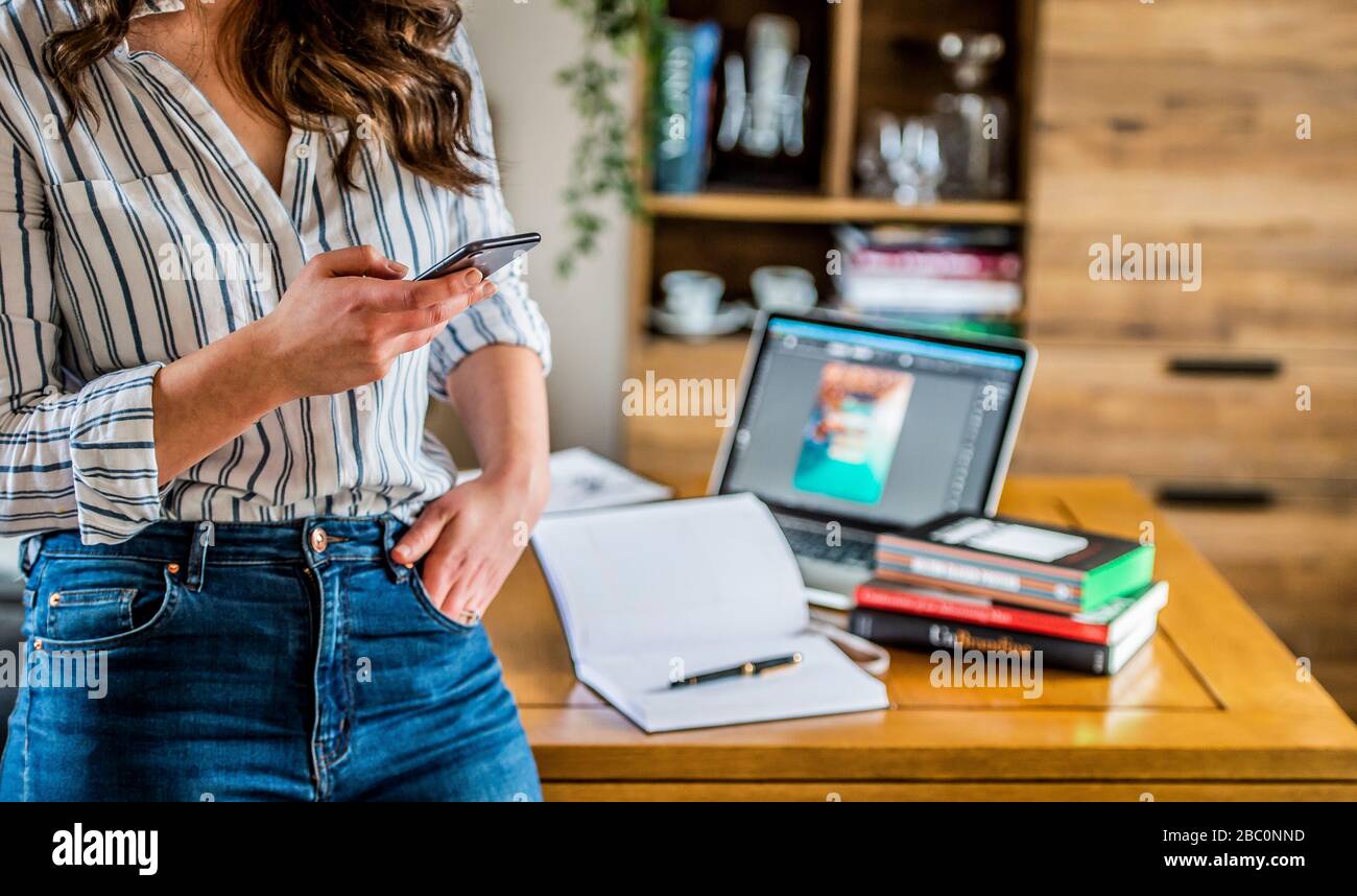 Lavorando da casa Pics Alan Peebles Foto Stock