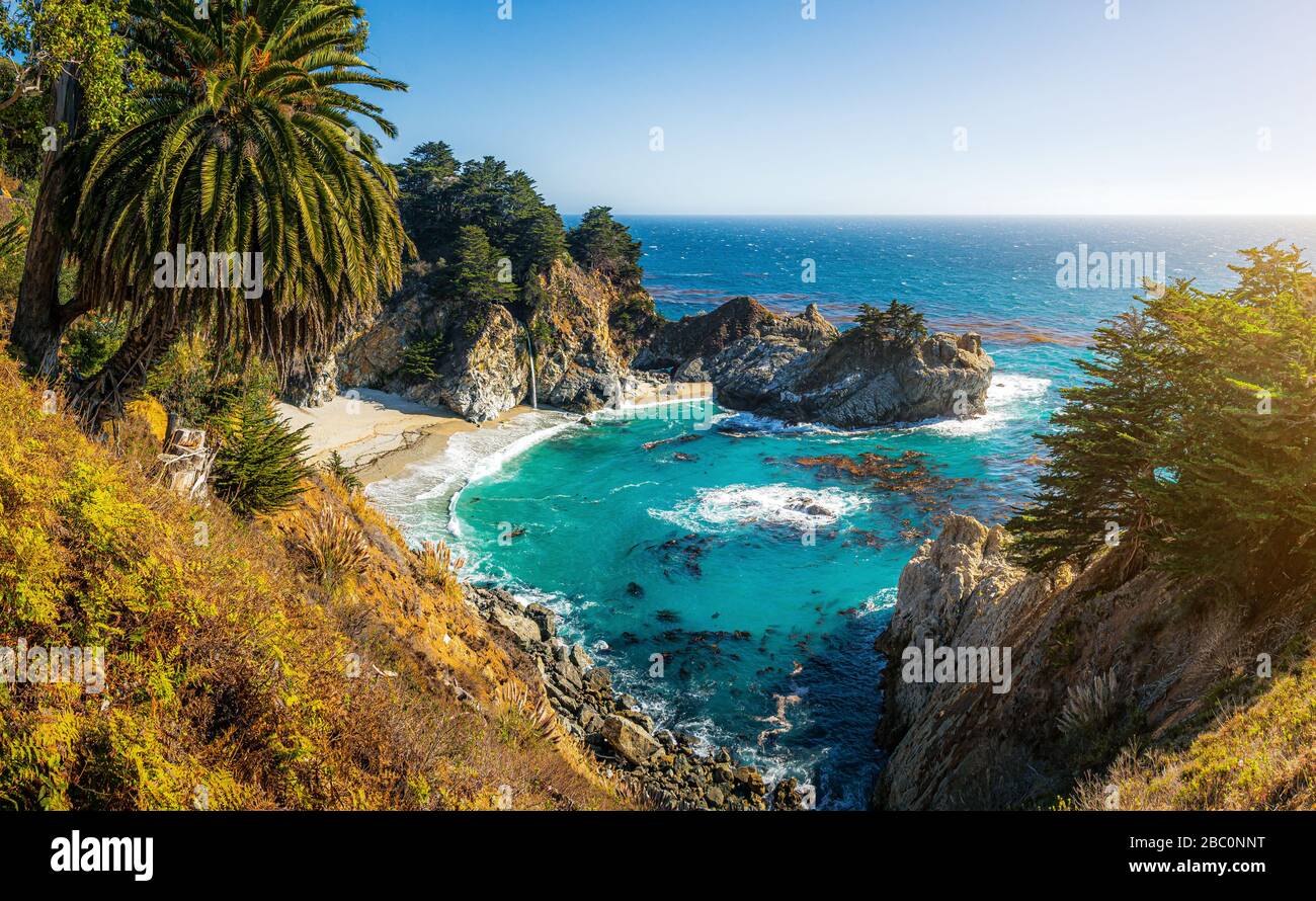 McWay Falls al tramonto, Big sur, California, Stati Uniti Foto Stock