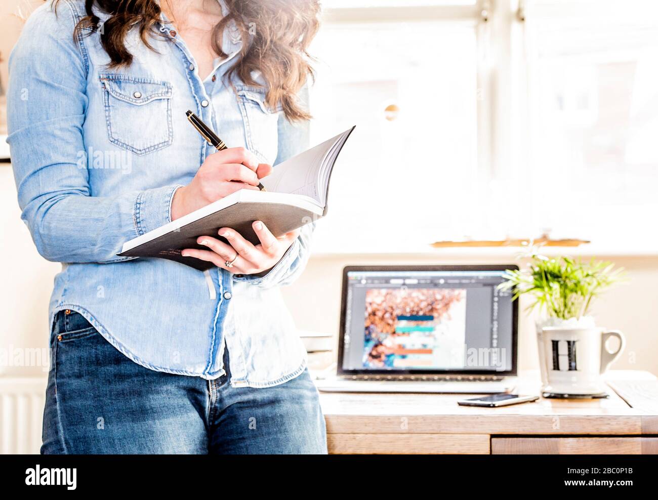 Lavorando da casa Pics Alan Peebles Foto Stock