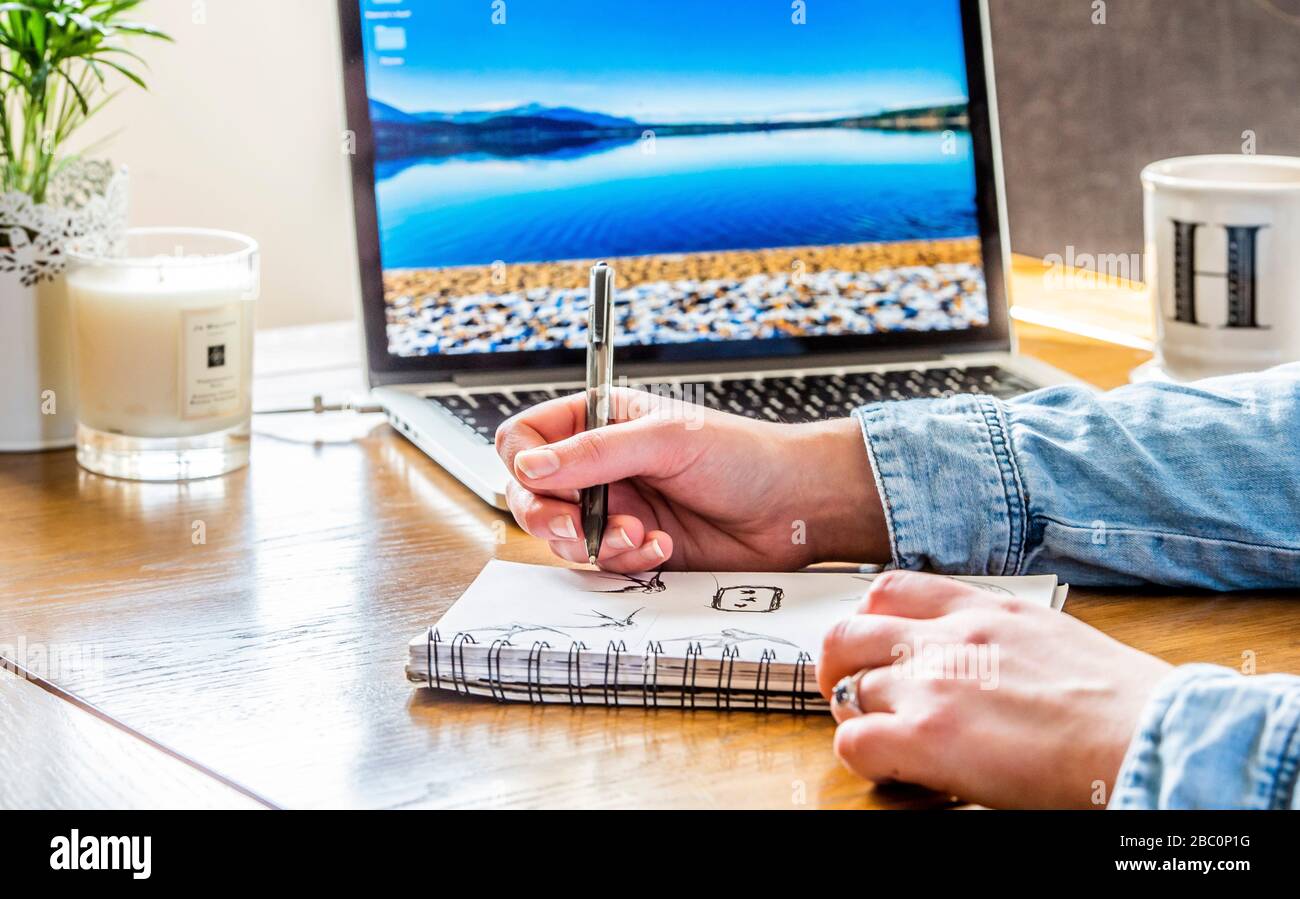 Lavorando da casa Pics Alan Peebles Foto Stock