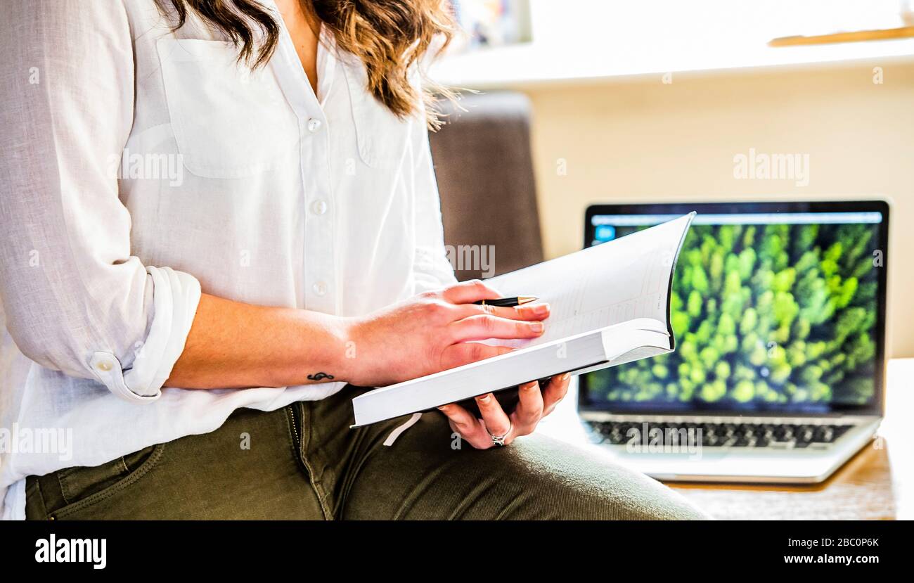 Lavorando da casa Pics Alan Peebles Foto Stock