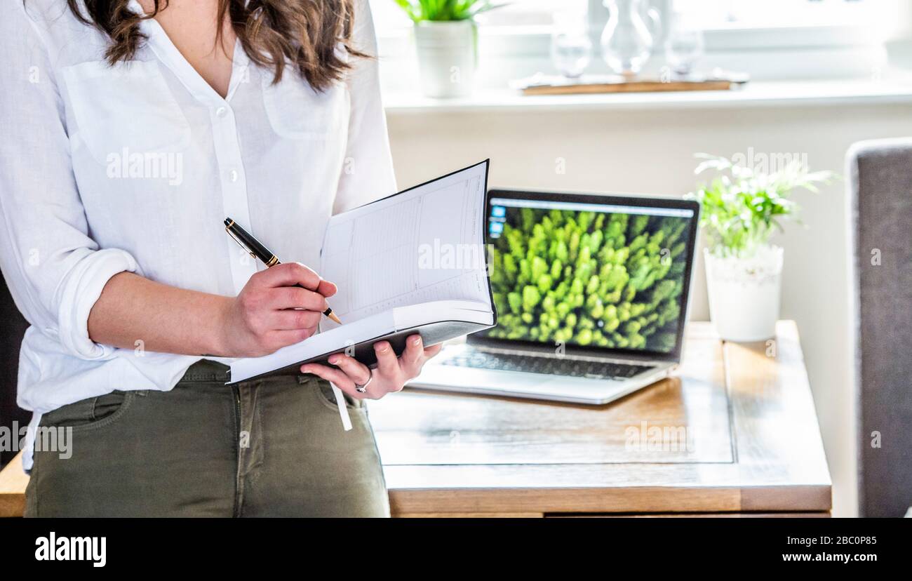 Lavorando da casa Pics Alan Peebles Foto Stock