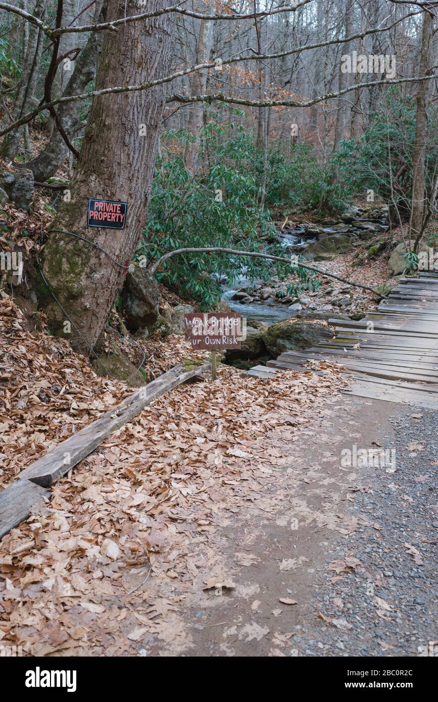 Mountain Light Sanctuary vicino a Barnardsville, North Carolina è un rifugio privato incentrato sull'esplorazione spirituale e il ringiovanimento. Foto Stock
