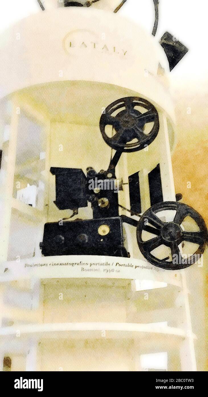 Museo del cinema, un antico proiettore cinematografico risalente al 1900  Foto stock - Alamy