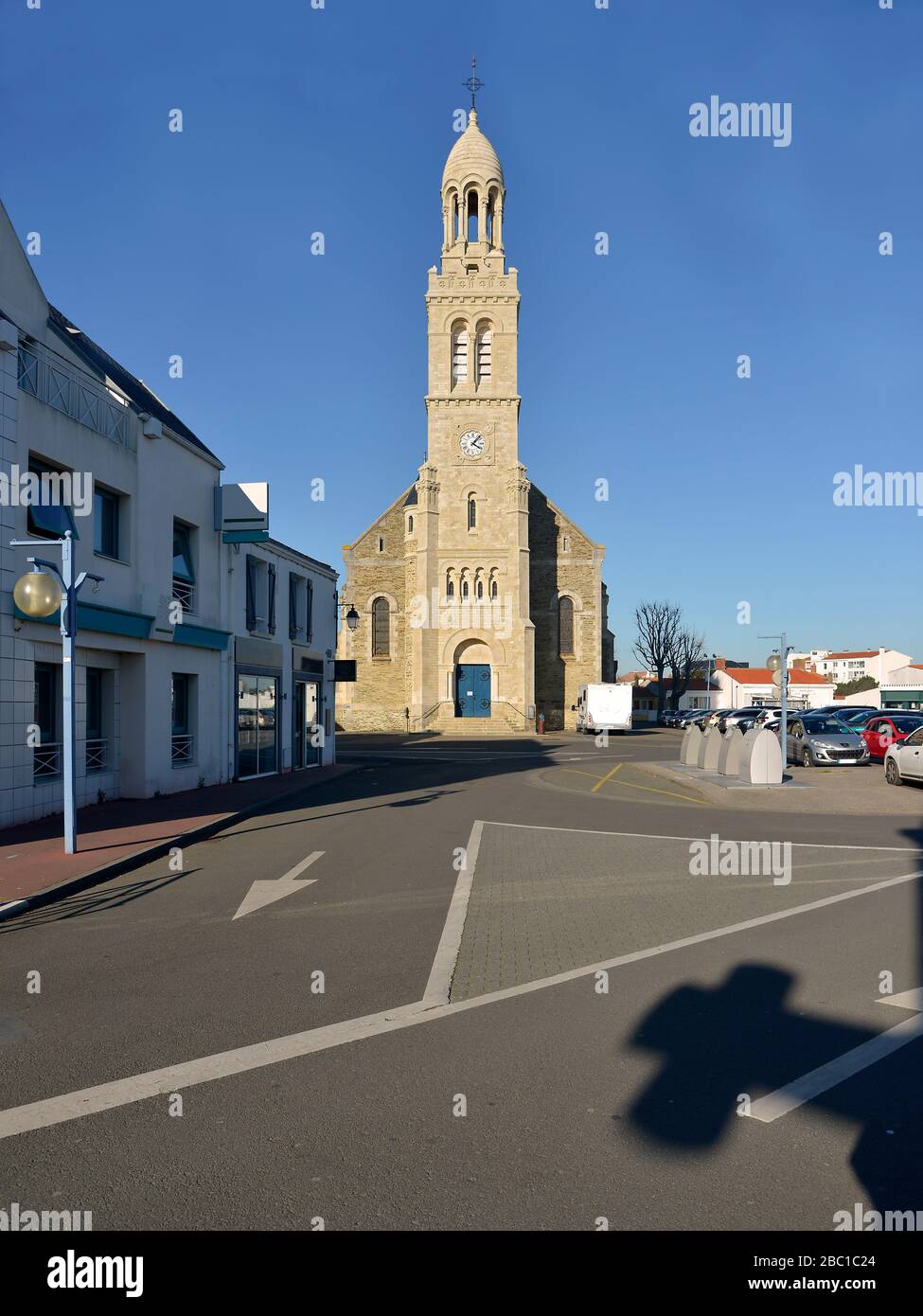 Chiesa di Sainte Croix a Saint-Gilles-Croix-de-vie, comune nel dipartimento della Vandea nella regione della Loira nella Francia occidentale Foto Stock