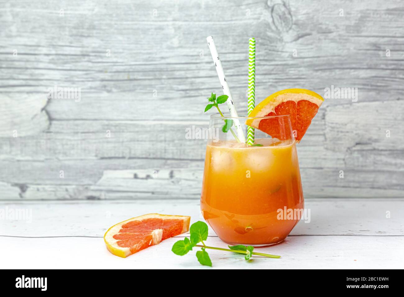 Bicchiere di cocktail di pompelmo analcolico Foto Stock
