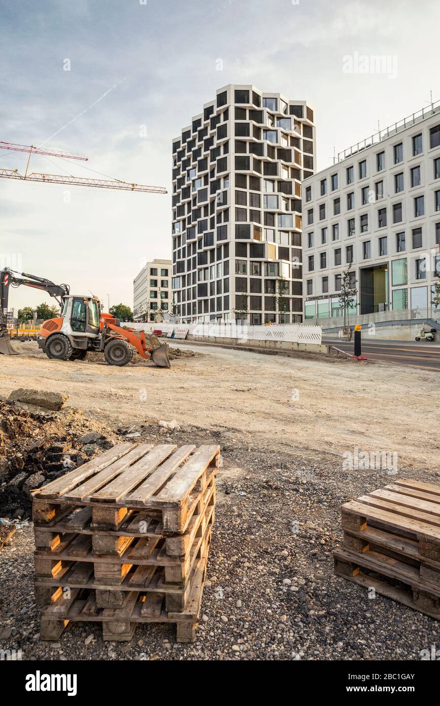 Moderno ed alto edificio residenziale a Monaco, Germania Foto Stock
