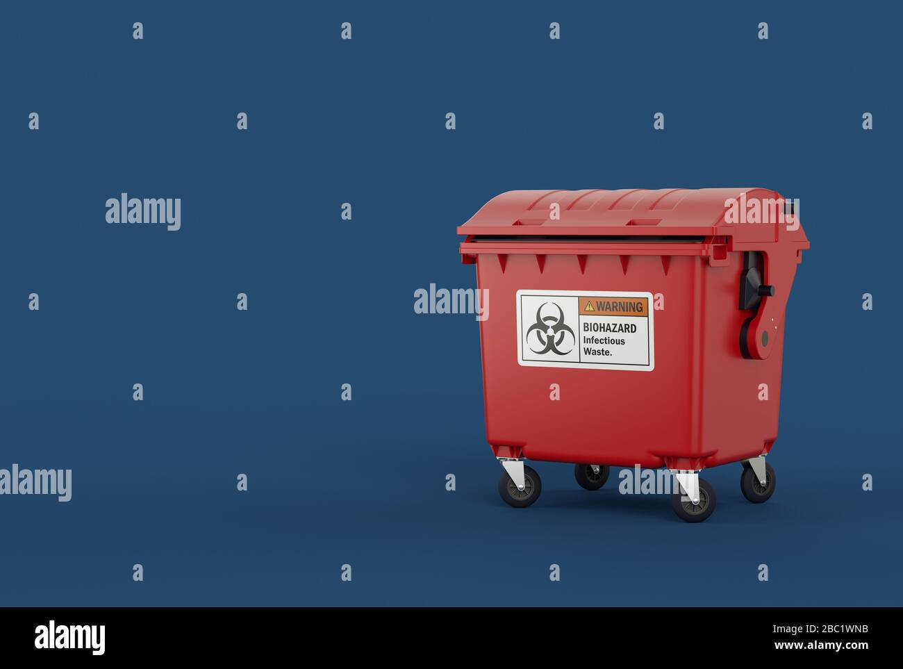 contenitore cestino rosso su sfondo blu Foto Stock