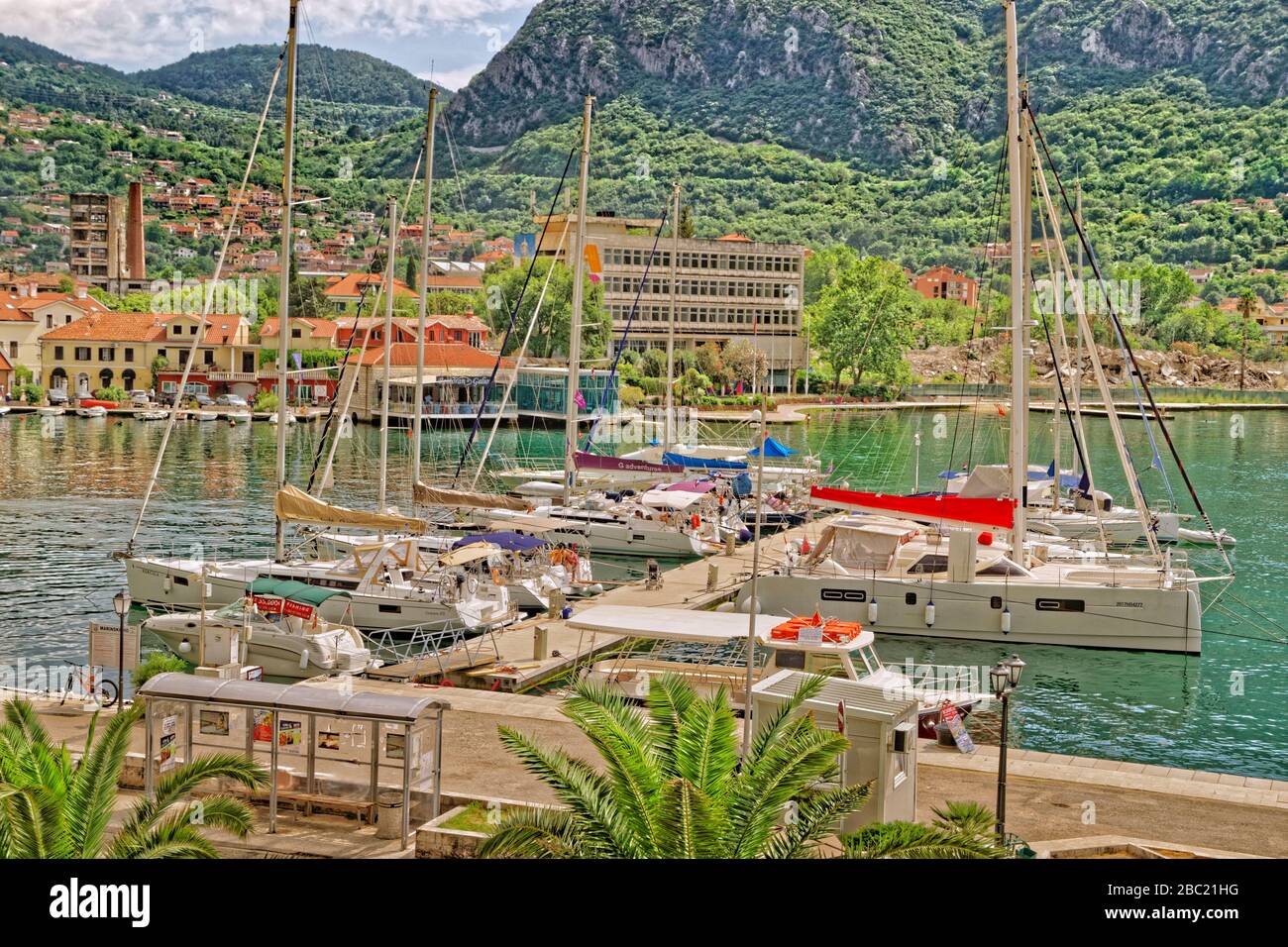 Il porto turistico privato in barca a Kotor, Montenegro. Foto Stock